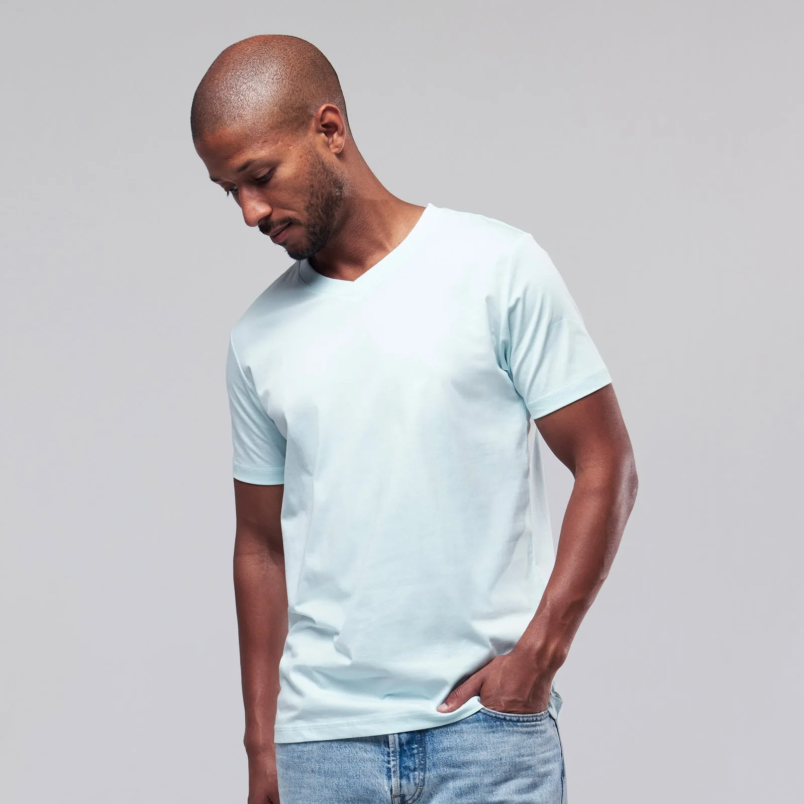 Le t-shirt col V
