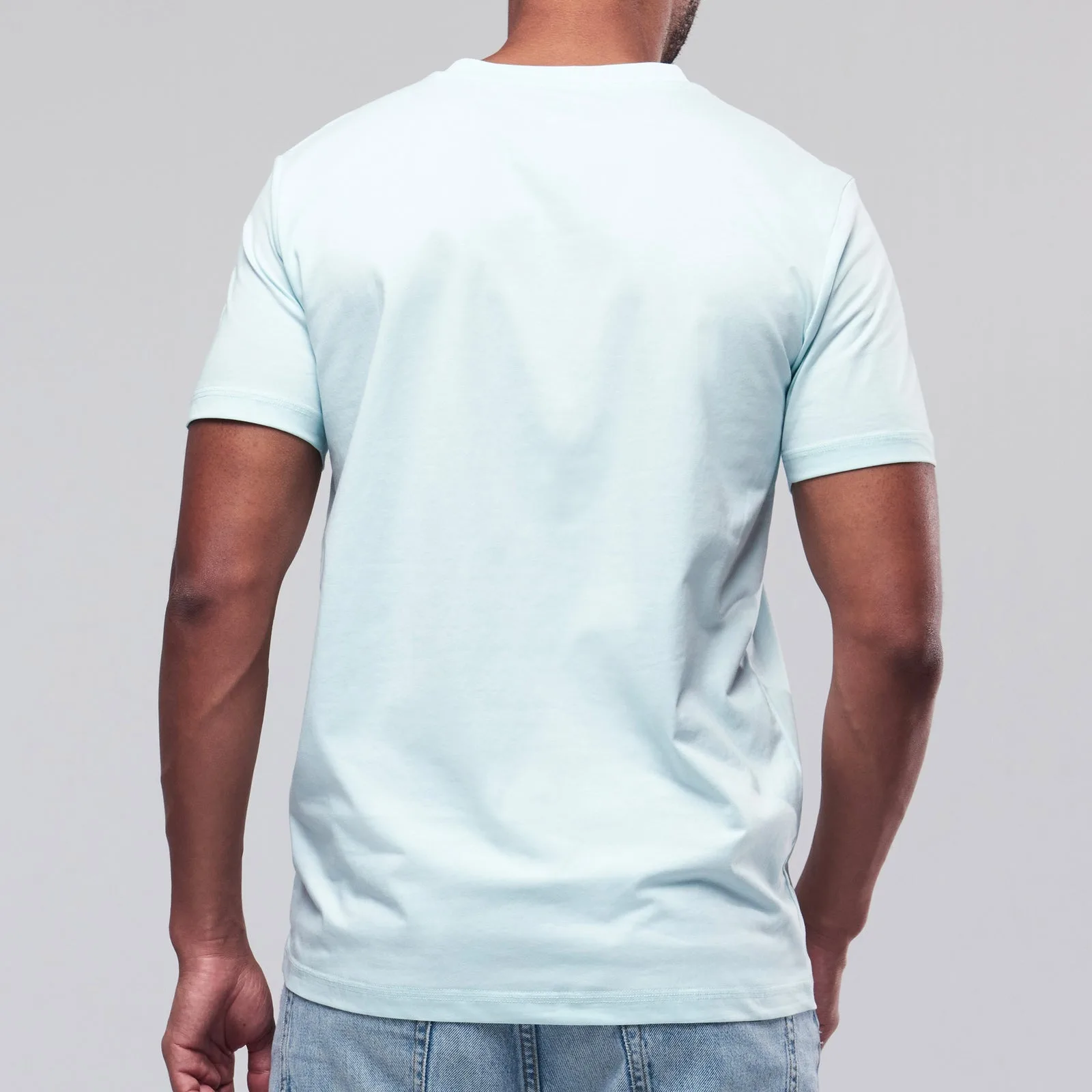 Le t-shirt col V
